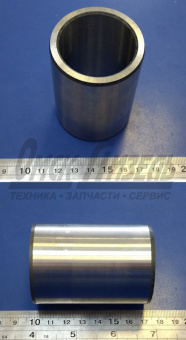 Втулка КАМАЗ шкворня 54901 распорная (металл) (балка КАМАЗ 65208) 54901-3001026