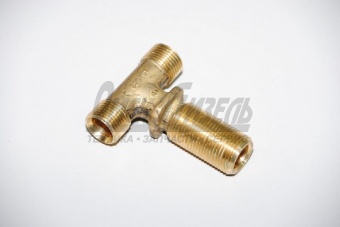 Тройник КАМАЗ М18х1,5-М18х1,5-М20х1,5 фланца проходной 864826-01